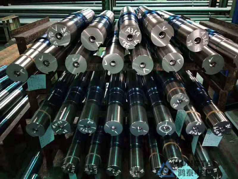 YE4-3552-2电机轴伸打螺纹孔定制